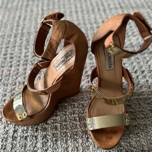 Steve Madden Gold and Brown Wedge Sandals with Ankle Straps